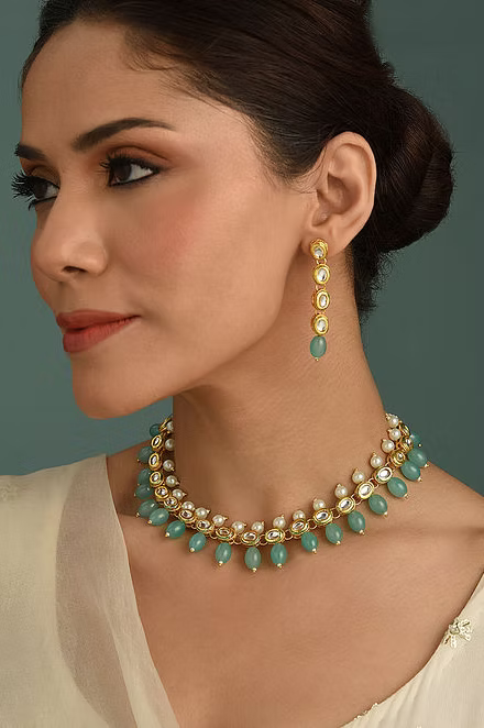 Fameroots Kundan & Pearl Set