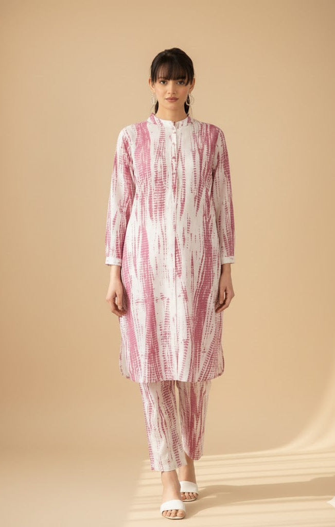 Mauve and white with a shibori-style pattern.
