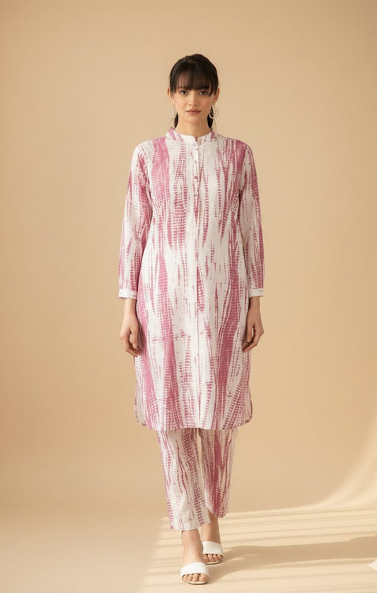 Mauve and white with a shibori-style pattern.