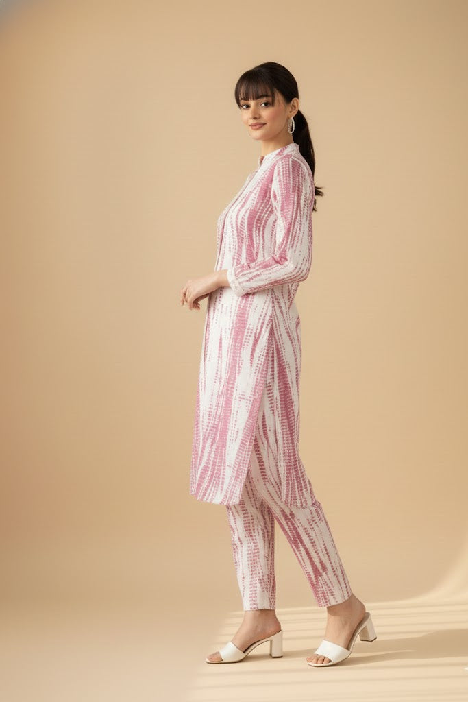 Mauve and white with a shibori-style pattern.