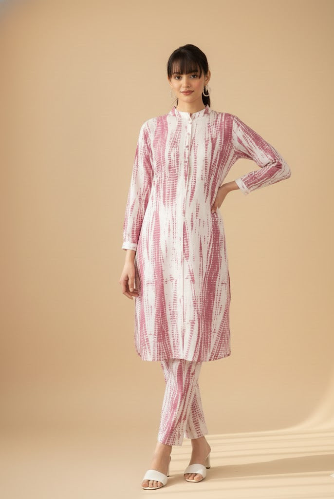 Mauve and white with a shibori-style pattern.