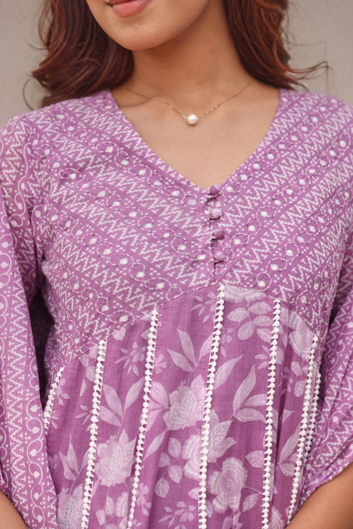 Soft lavender Floral Printed Mulmul Kurta and Pant with Lucknowi Embroidery