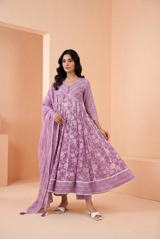 Soft lavender Floral Printed Mulmul Kurta and Pant with Lucknowi Embroidery